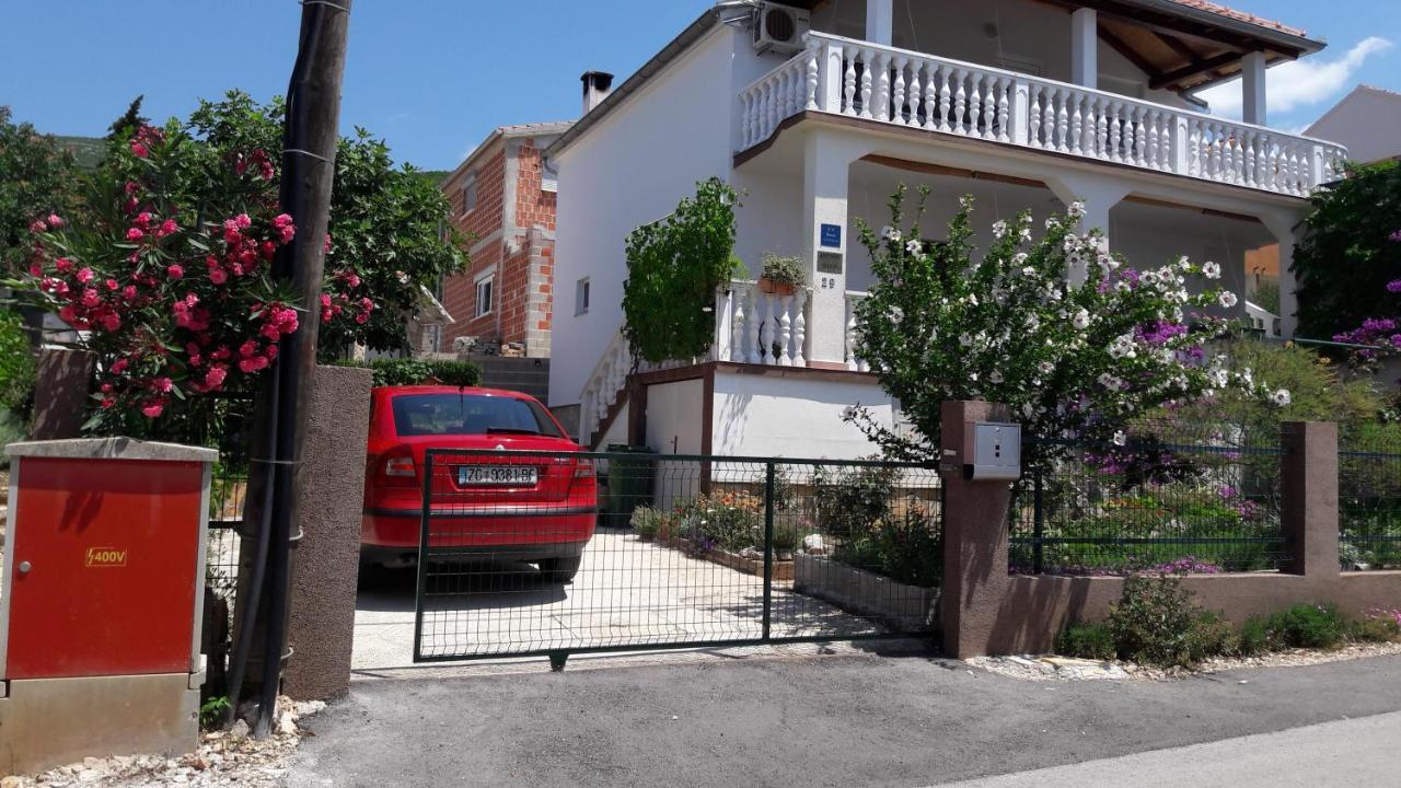 Apartment Ana Gornji Karin Luaran gambar