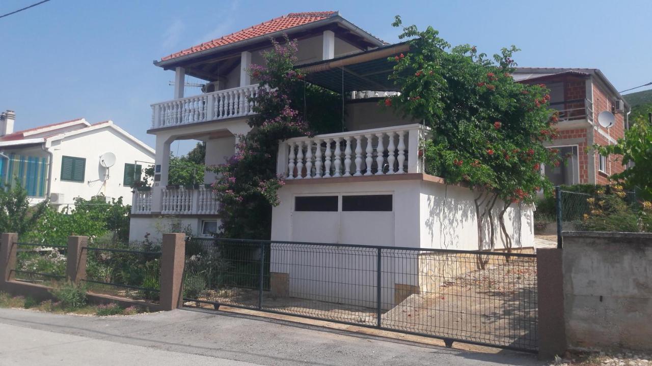 Apartment Ana Gornji Karin Luaran gambar
