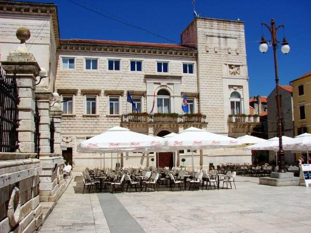 Apartment Ana Gornji Karin Luaran gambar
